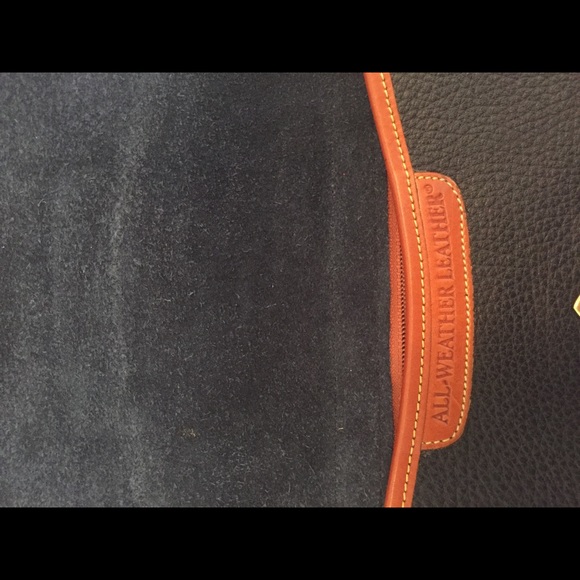 Vintage Dooney and Bourke weather crossbody bag - Picture 7 of 8